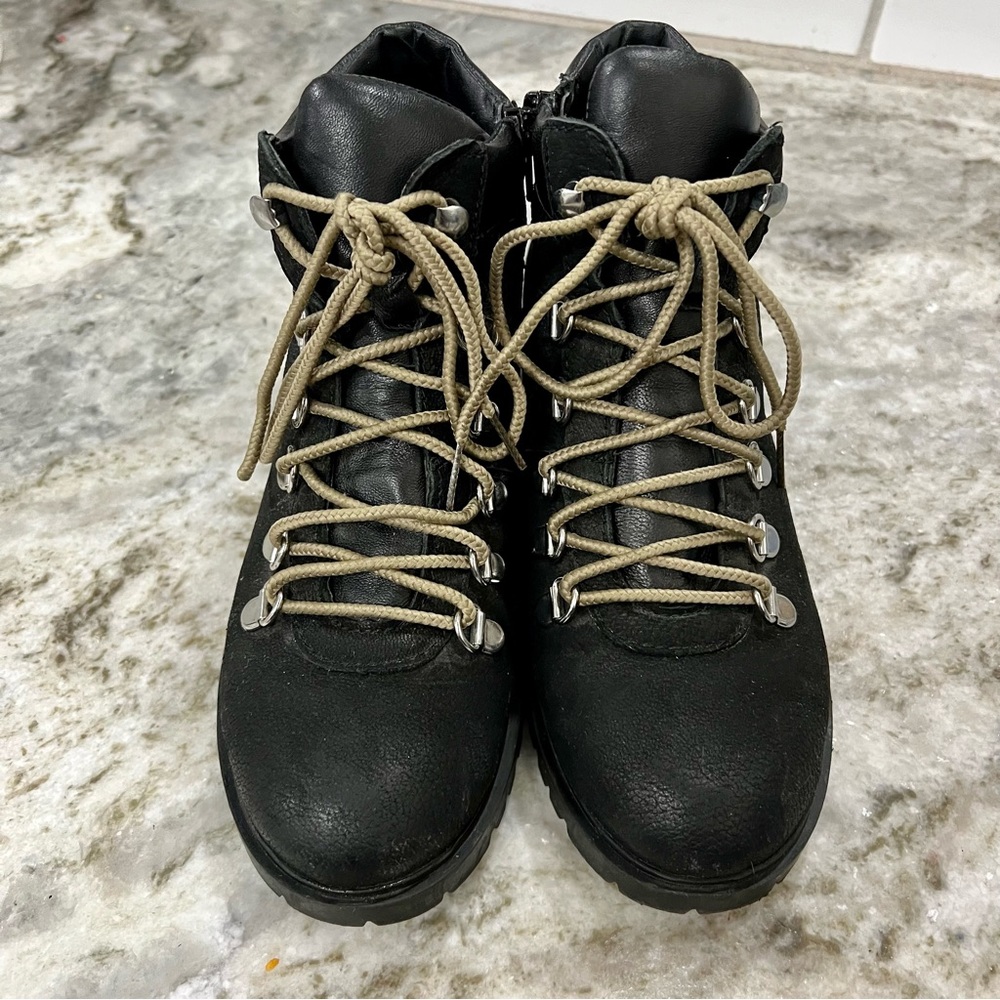 Steve Madden Lora Black Patent Leather Combat Side Zip Hiking Boots Size 5.5 - Picture 2 of 15